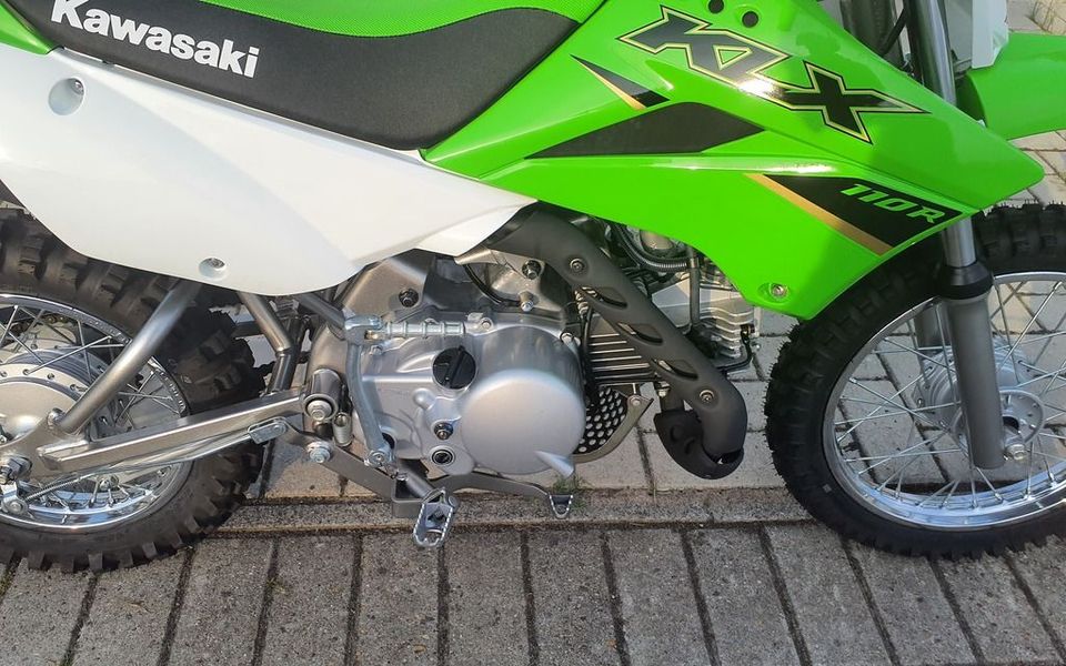 Kawasaki KLX 110 R VERSAND MGL + HELM in Bawinkel