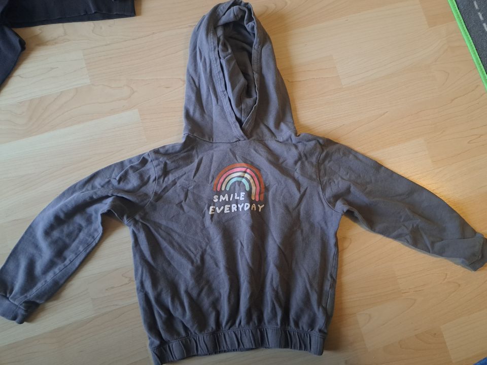 8 x Sweatshirt Pulli für Jungen Gr.110 H&M, Zara, Tom Tailor in Sulzbach