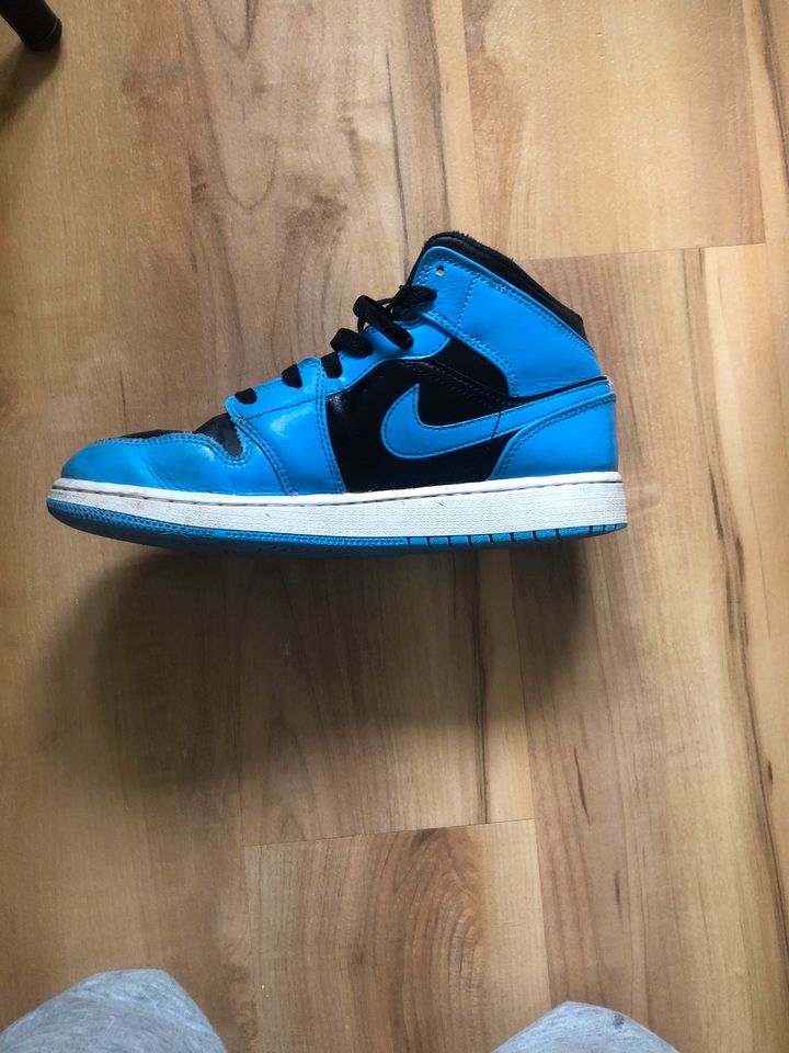 Jordan 1 Blau schwarz  Größe 39 in Karlsruhe