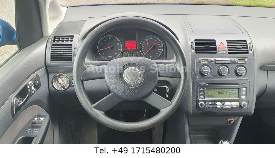 Volkswagen Touran Trendline 1.6 FSI TEMPOMAT*SITZHEIZUNG in Stuttgart