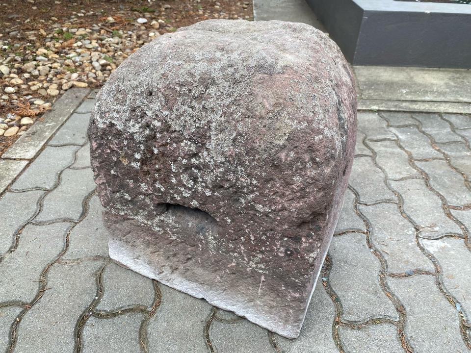 Barock Weinkeller Entlüftung aus Naturstein ca. 300 Jahre alt in Neuenkirchen