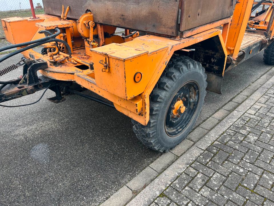 Blumhardt Tragbrückenanhänger Bundeswehr Oldtimer in Neuried