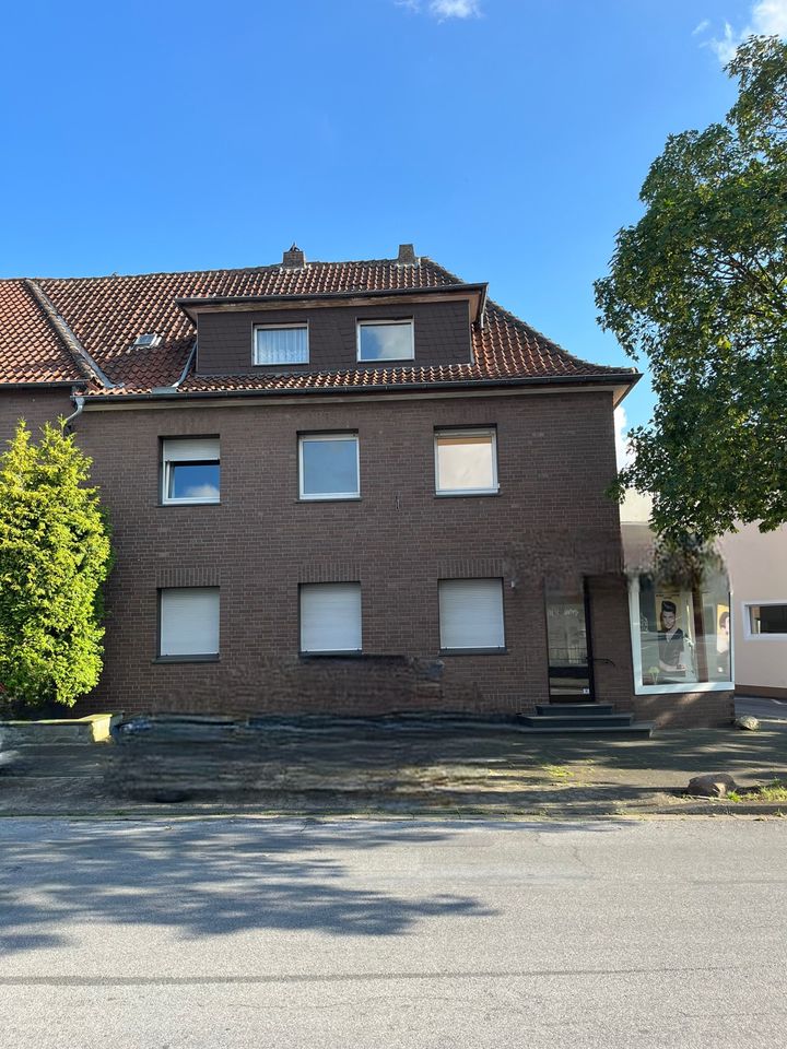 RESERVIERT!!! Mehrfamilienhaus mit zusätzlichem Baugrundstück im Herzen von Versmold in Versmold