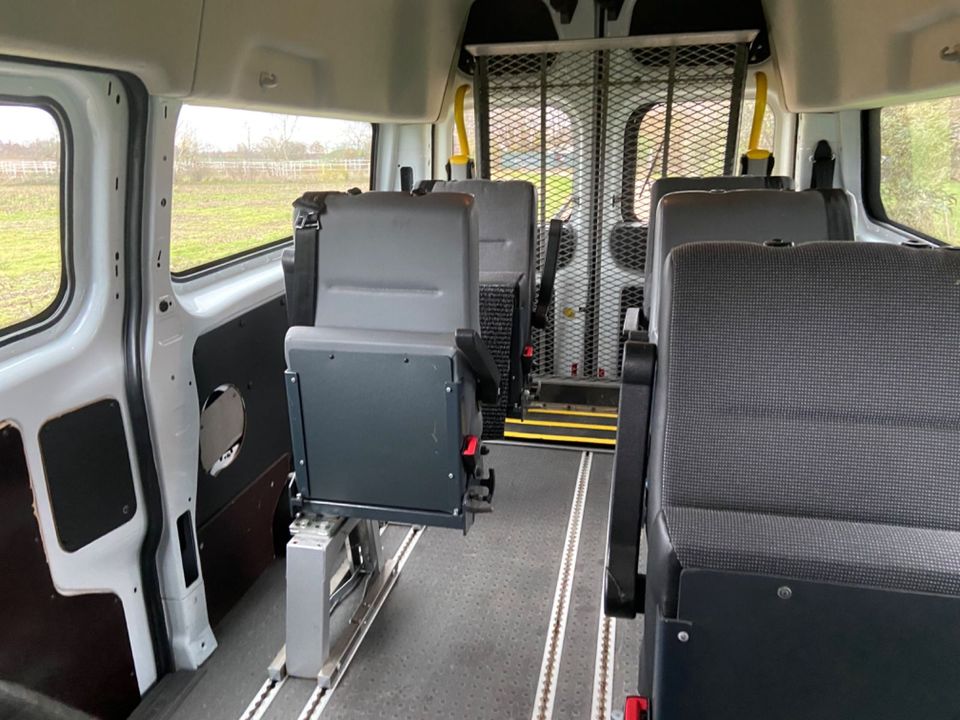 Ford Transit Custom/elektrische Rollstuhlrampe,8 Sitz in Lingenfeld