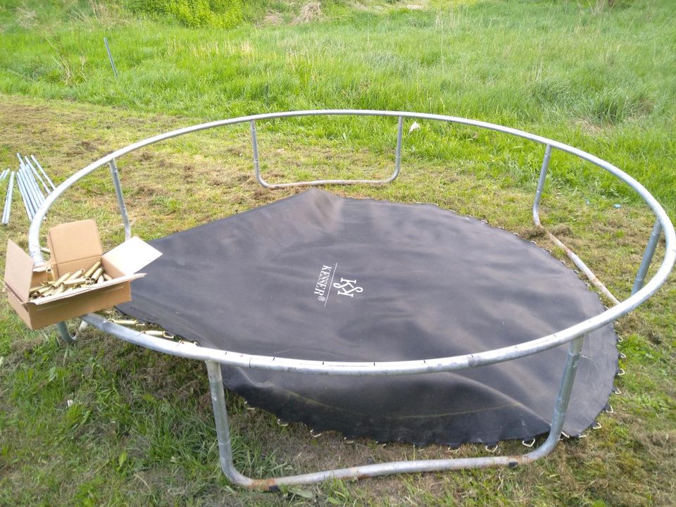 Trampolin Gartentrampolin Kindertrampolin Sprungtrampolin in Waldheim