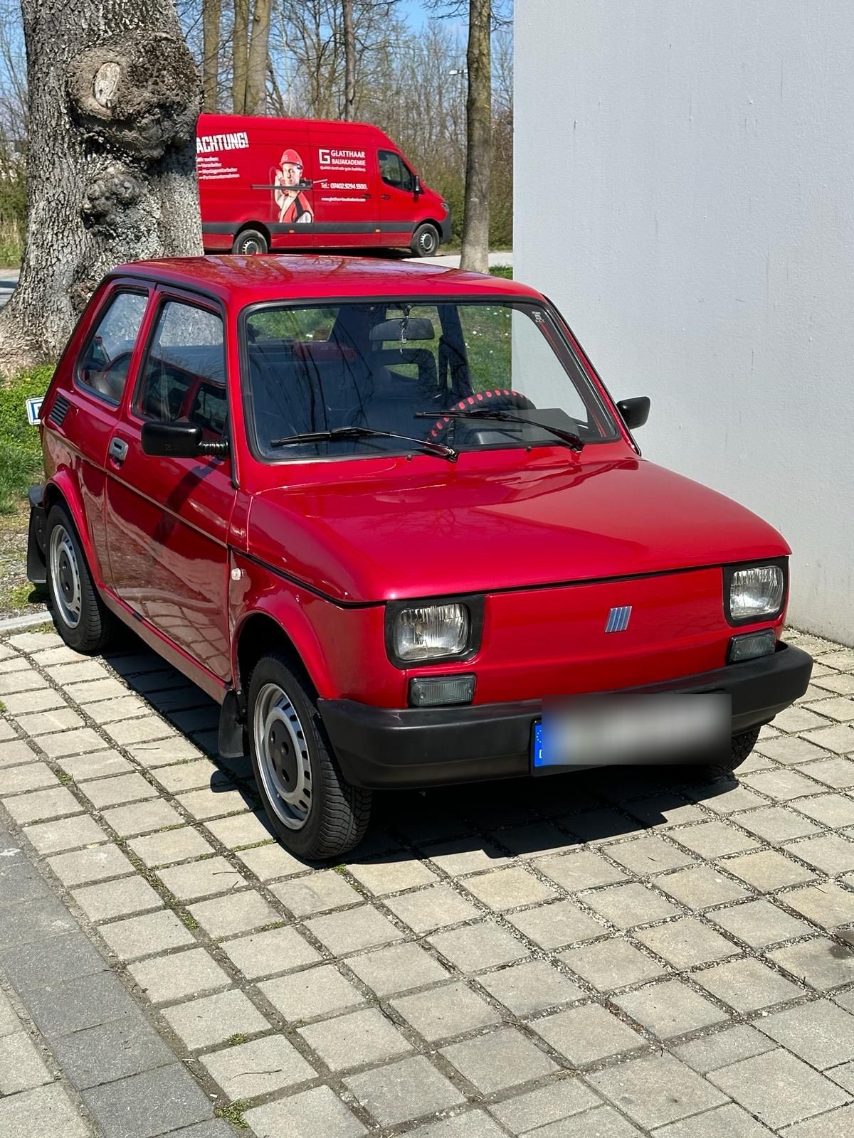 Abbildung des Autos Fiat 126P im guten Zusta…