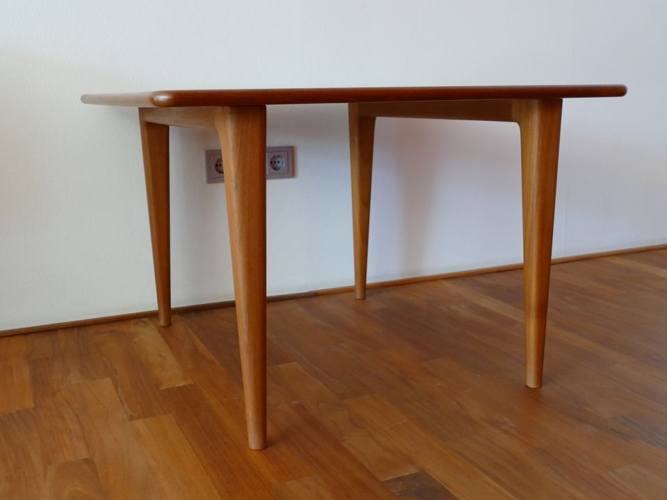 Tisch / Couchtisch (dänische Designermöbel, Teakholz) in Bielefeld