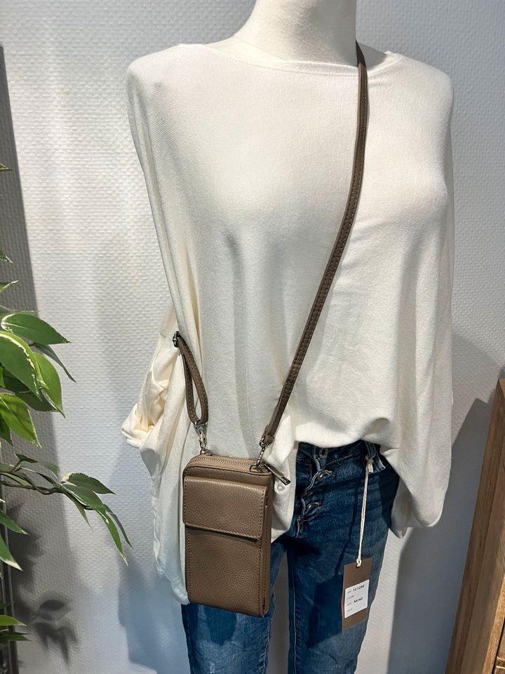 Crossbody Ledertasche mit Portmonee in taupe  oder grau neu in Essen