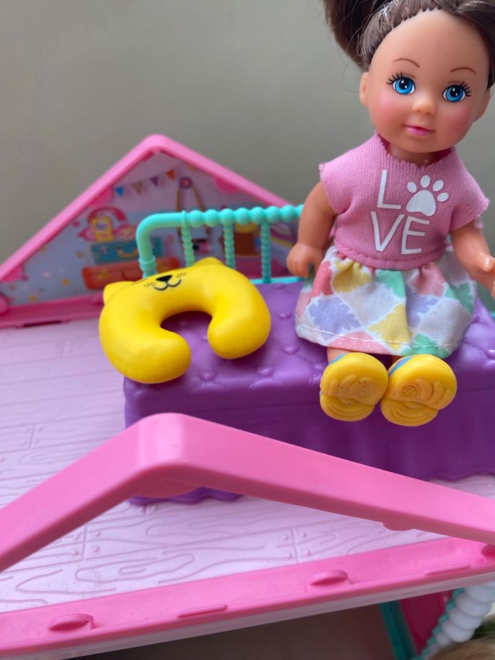 Barbie Kleine Haus für Kind mit Zubehör in Detmold