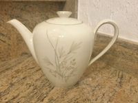 Kanne Teekanne Kaffeekanne weiß Blumenmuster 60er Jahre Nordrhein-Westfalen - Bergheim Vorschau