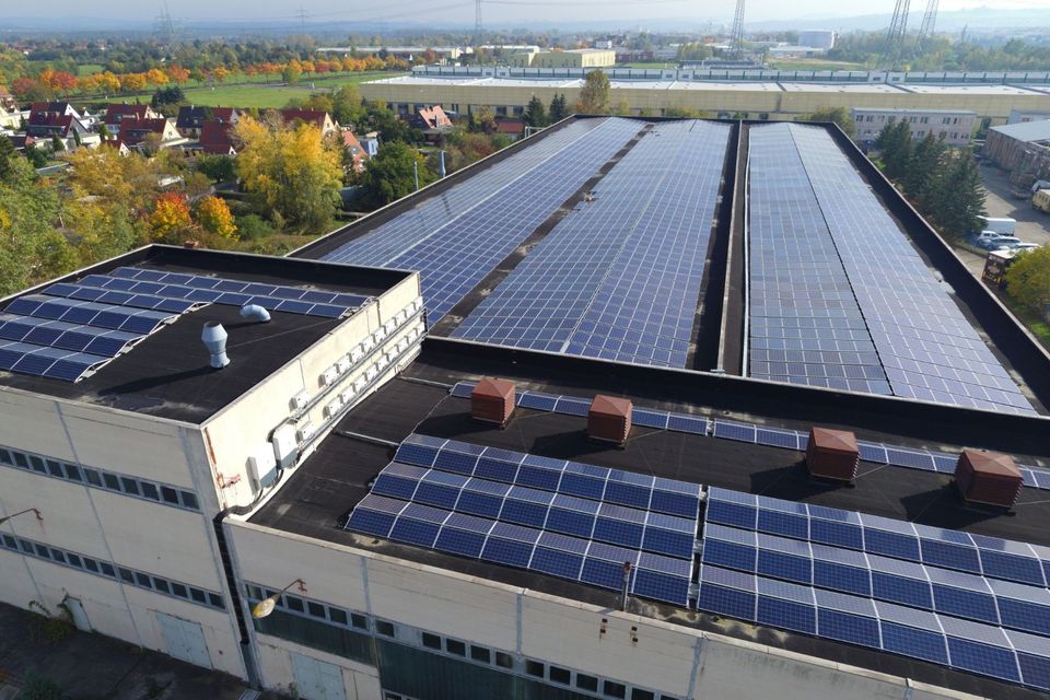 SUCHEN: Dachfläche Dach Halle zur Pacht für Solaranlage PV-Anlage in Bautzen