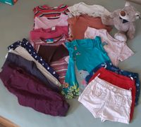 Kleines Sommer/Kleiderpaket Mädchen 80 //T-Shirts/kurze Hose/Body Hessen - Lauterbach (Hessen) Vorschau