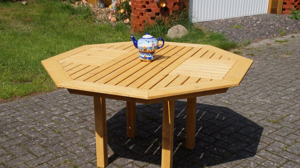 260,- € Achteck-Gartentisch, Terrassentisch, handgefertigt „M“ in Heinbockel