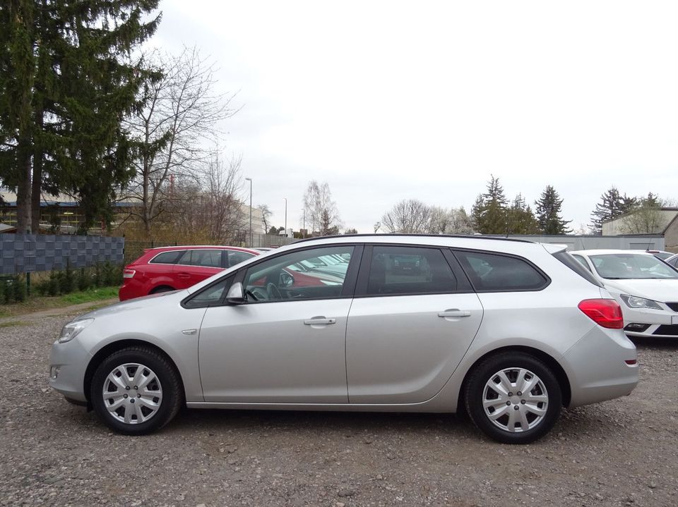 Opel Astra J Sports Tourer Design Edition/TÜV/NEU in Arnstadt