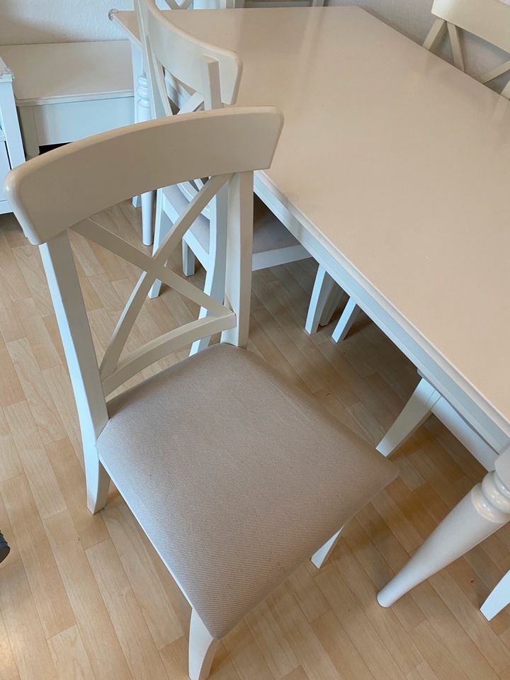 Ikea Tisch mit 6 Stühlen 2 Jahre alt in Brühl