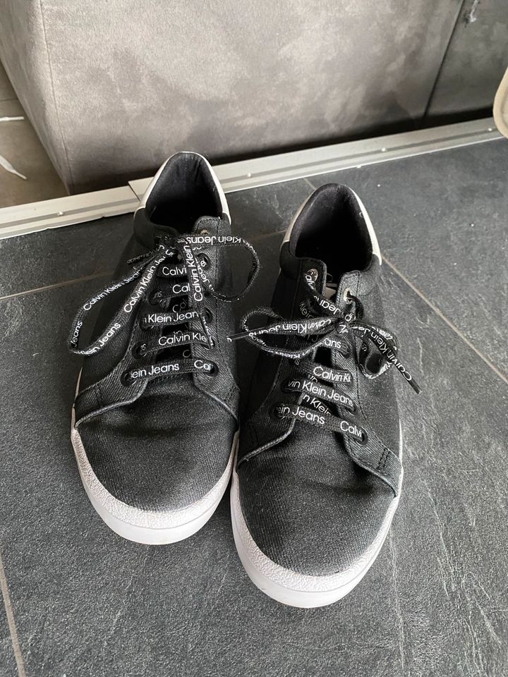 Calvin Klein Sneaker in schwarz glitzer Gr. 39 in Alsdorf