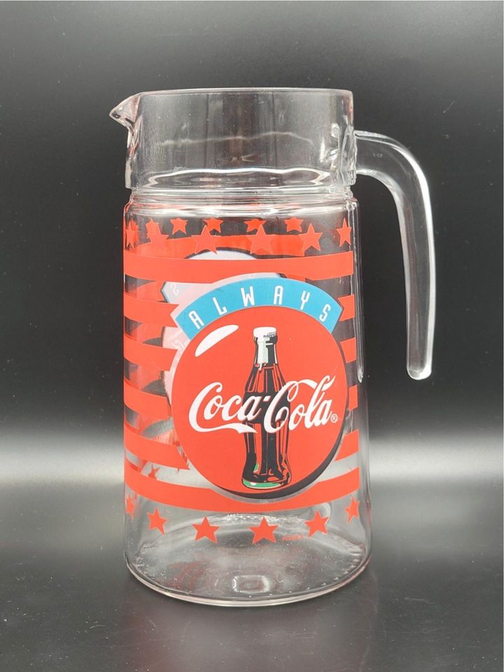 Coca Cola 1L Glaskrug mit Henkel 1997 -Neuwertig- 21cm in Wehretal