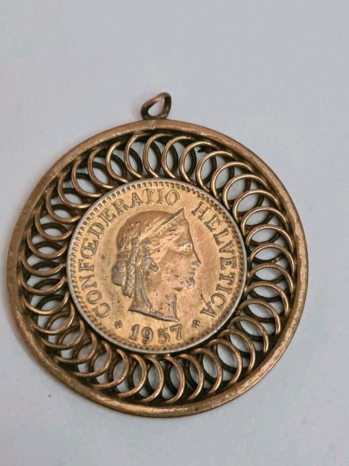 Medaille  Anhänger Schweiz 1957 in Stolberg (Rhld)