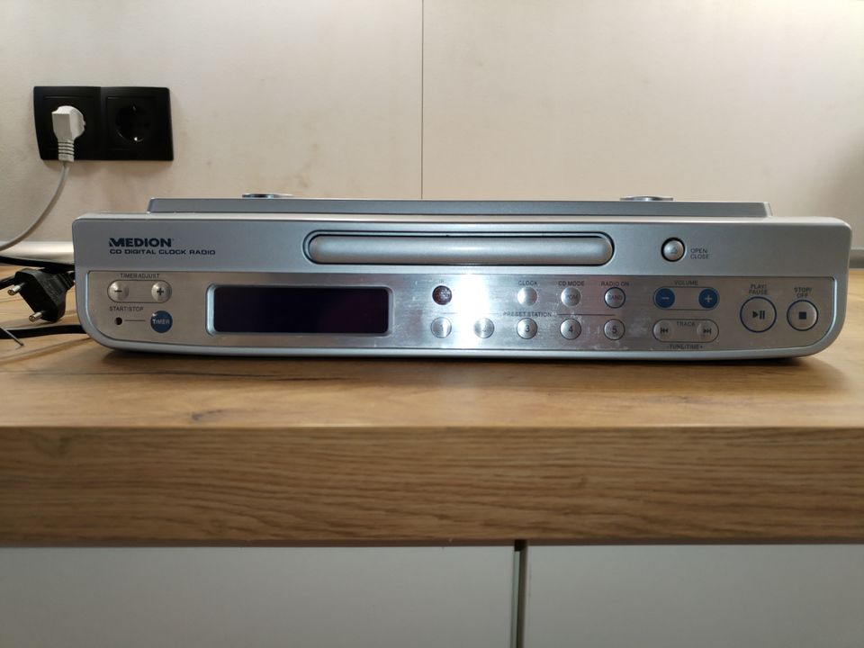 MEDION Unterbauradio Stereo CD Küchenradio MD 81602 in Anklam