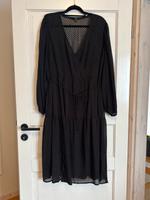 Schwarzes Spitzenkleid von Vero Moda Curve – Größe 54 Nordrhein-Westfalen - Wiehl Vorschau
