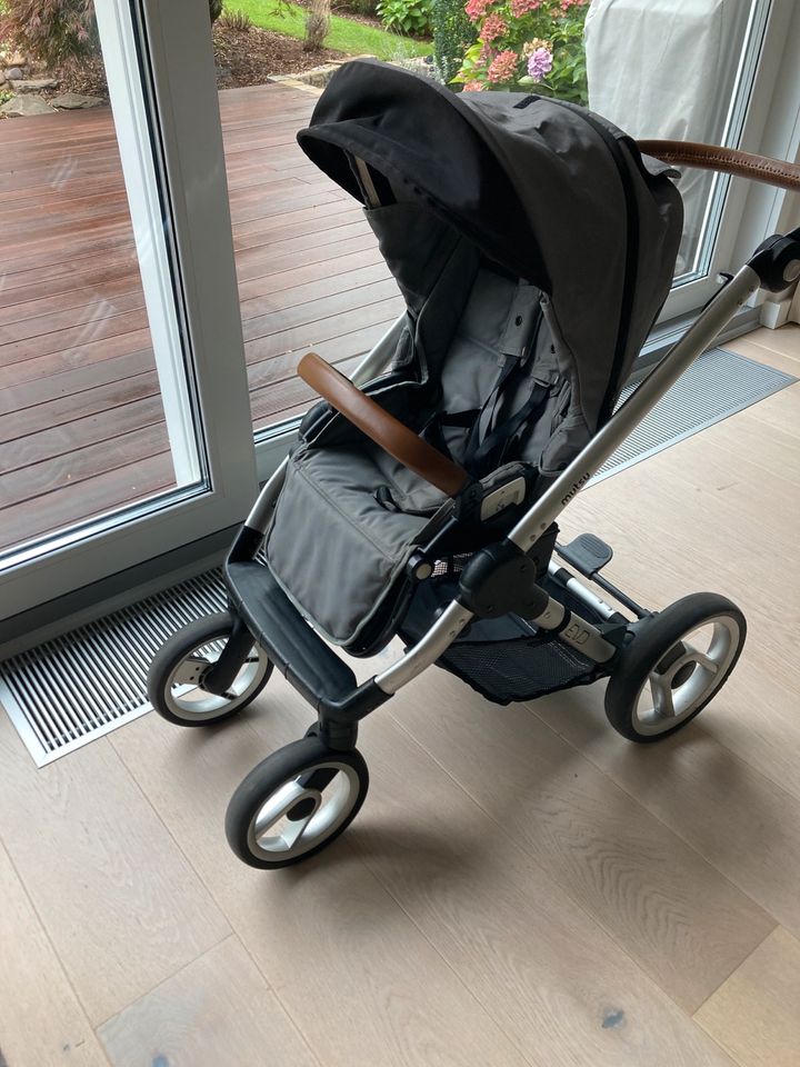 Sehr schöner Kinderwagen Mutsy Evo Industrial Light Grey in Lüdenscheid