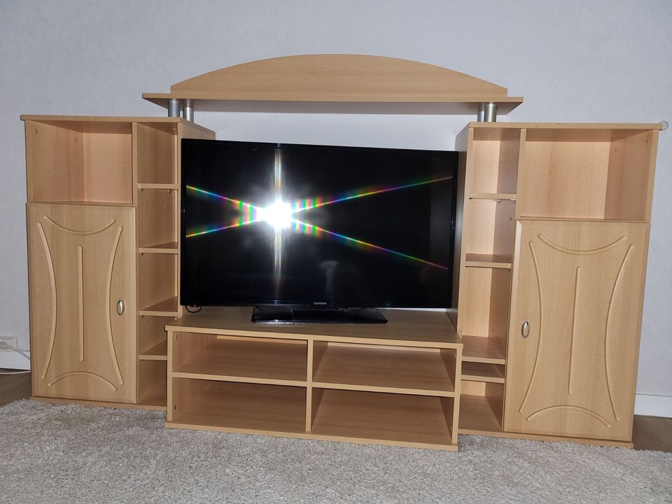 Wohnwand / Fernsehschrank mit LCD TV in Windeby