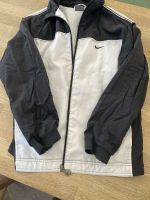 Nike Sport Jacke Größe 140-152 Niedersachsen - Langwedel Vorschau