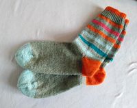 1 Paar handgestrickte Socken Größe c. 38-40 spezielle Sockenwolle München - Sendling Vorschau