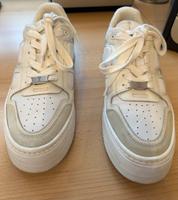 Sneaker Schuhe Ami Paris, Gr. 44, weiß, sehr gut erhalten Nordrhein-Westfalen - Werl Vorschau