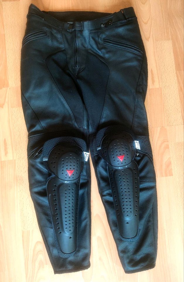 Dainese Pony C2 Motorrad Lederhose Gr. 52 *TOP Zustand* in Wiesbaden