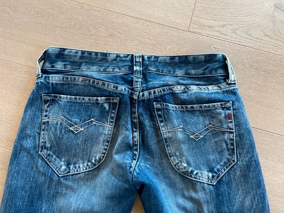 Replay Jeans Swenfani 28/32 wie neu inklusive Versand in Schöllnach