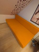 Couch Schlafcouch in orange mit Bettkasten Niedersachsen - Wolfsburg Vorschau