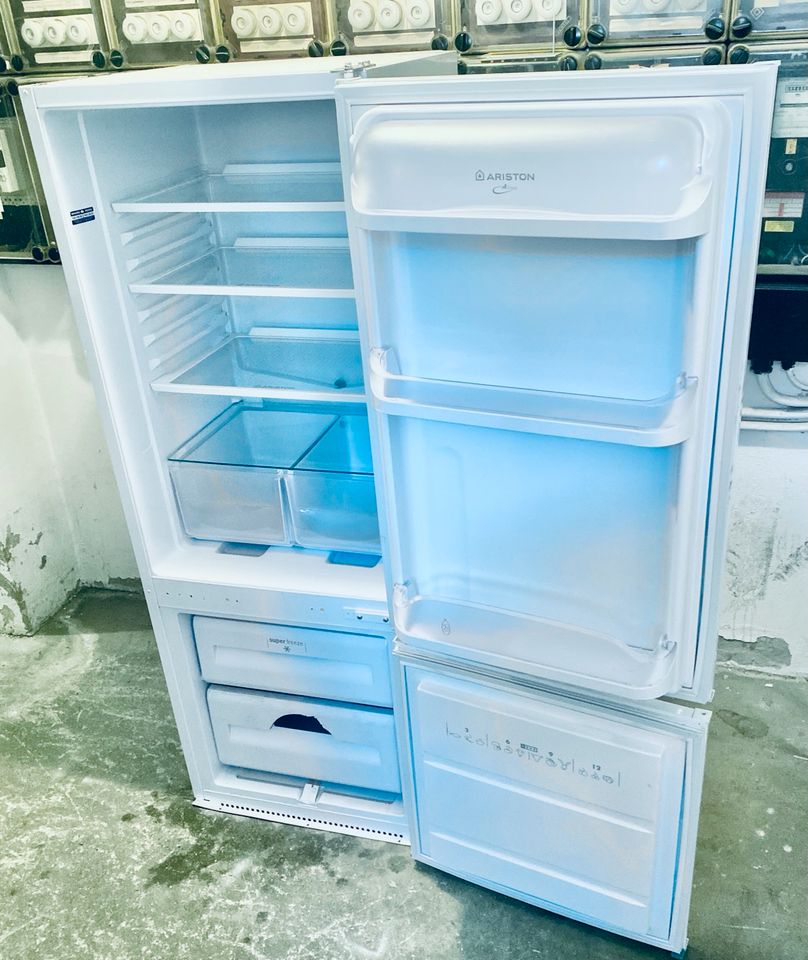 Kühlschrank mit Gefrierfach wie neu ! Lieferung möglich in Paderborn