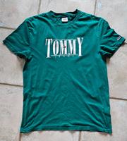 Shirt mit kurzem Arm in grün mit großem Logo Gr. L Tommy Hilfiger Sachsen - Riesa Vorschau