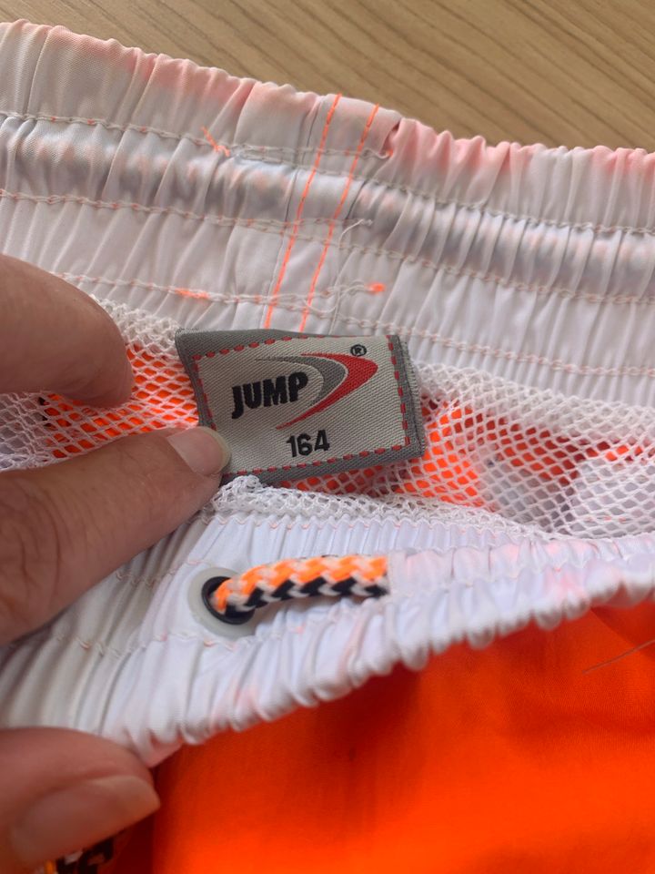 Badehose Badeshort  JUMP Junge Gr 164 orange in Mühldorf a.Inn