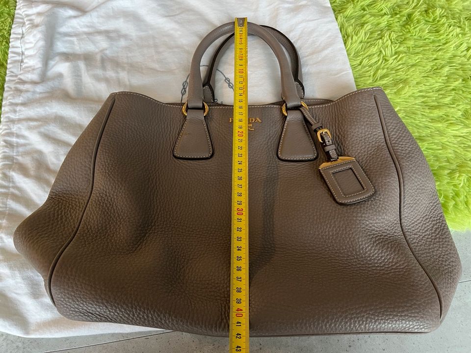 Original Prada Leder Tasche in Weil der Stadt