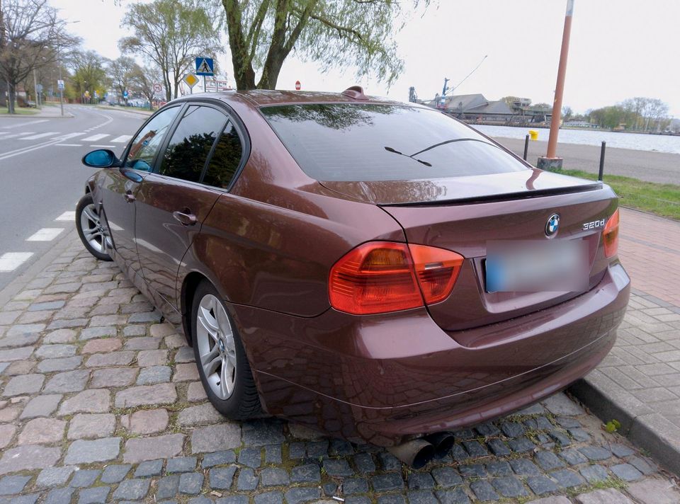 BMW 320d optisch  schick..seltene Farbe in Zirchow
