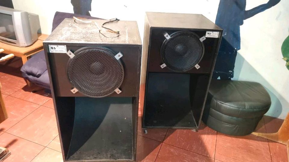 Musikanlage Disco Bassrutsche Subwoofer Verstärker gegen Aufpreis in Moers