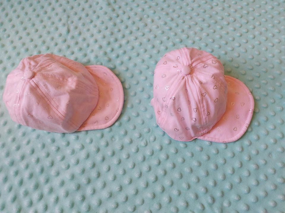 2 rosa Baby Baseballcaps / Käppies / Mützen  in Berlin