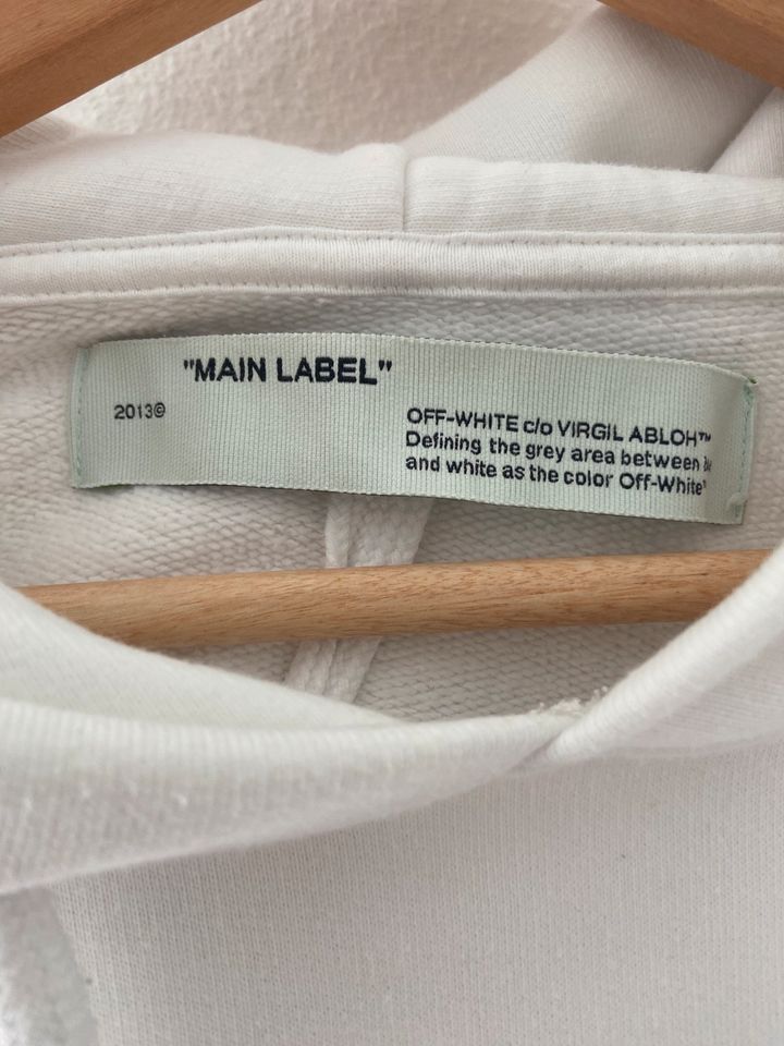 Off-White, Wavy Line Logo Ober Hoodie in Weinheim