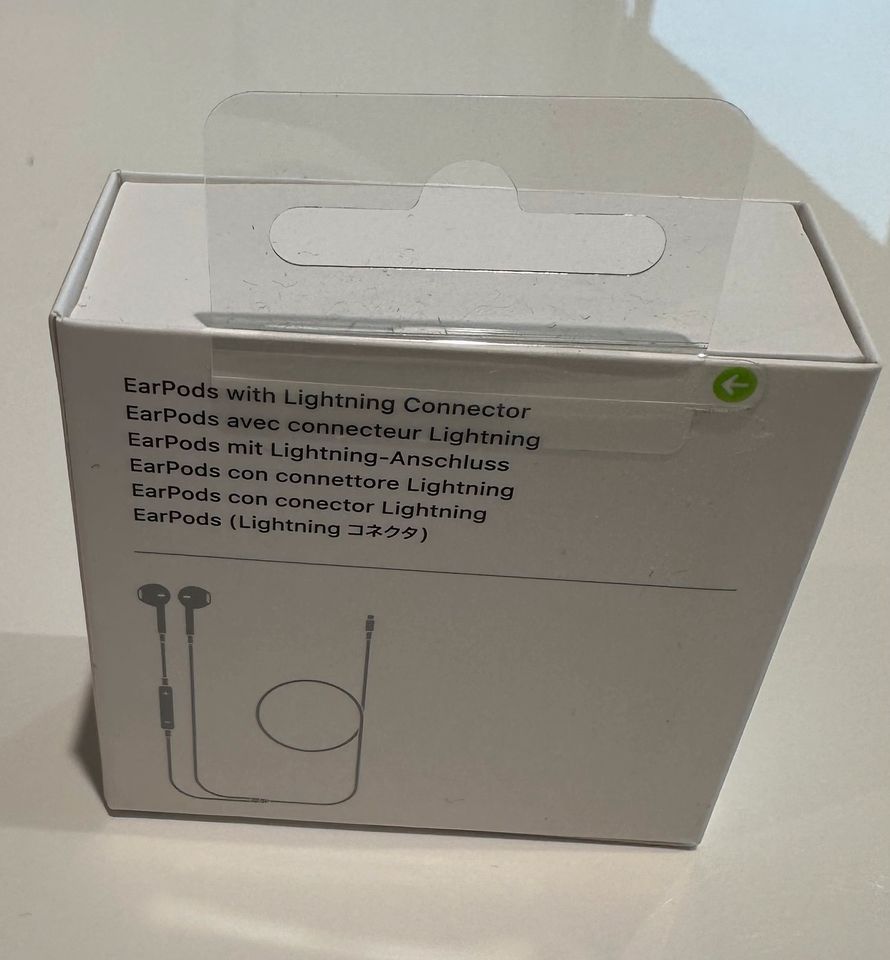 Apple Kopfhörer EarPods Lightning Connector in Bremen