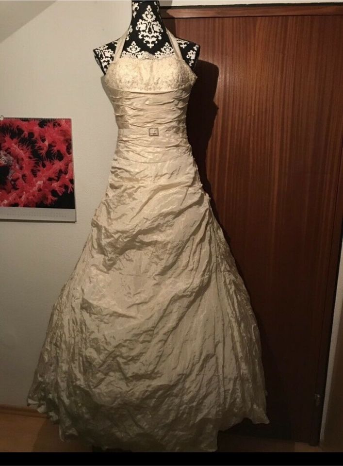 Extravagantes Designer Hochzeitskleid aus Wildseide in Marbach am Neckar