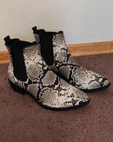 Chelsea Boots in Schlangenoptik Bayern - Erding Vorschau
