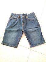 WIE NEU ! Jeans Shorts Bermuda, Gr. 32 slim, blau, Knopfleiste Bayern - Haibach Unterfr. Vorschau