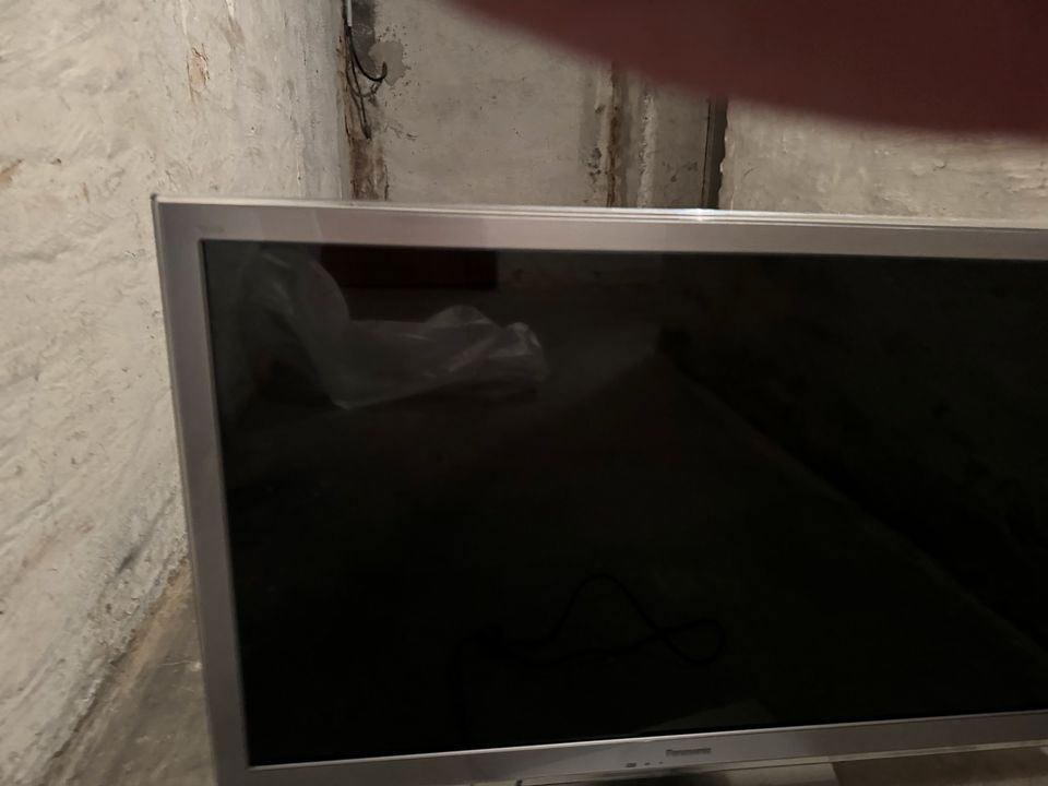 Panasonic 94cm 37(Zoll) LCD TV in Essen