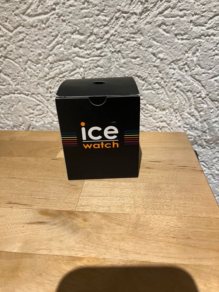 Ice Watch Damen Uhr Weiss 42-44 mm neu in Ober-Ramstadt