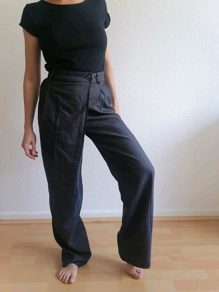 Eleganter Bürolook, ausgefallene Hose S Zara, graublau in Köln