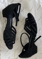 Tanzschuhe Gr. 37, schwarz, Absatz 2,8 cm, offen, neuwertig Bielefeld - Bielefeld (Innenstadt) Vorschau