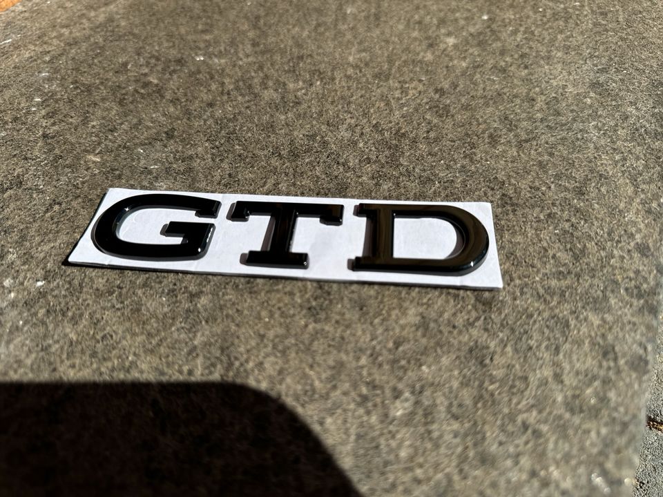 VW GOLF 8 GTD EMBLEM ZEICHEN HECK SCHWARZ GLANZ NEU in Oranienburg