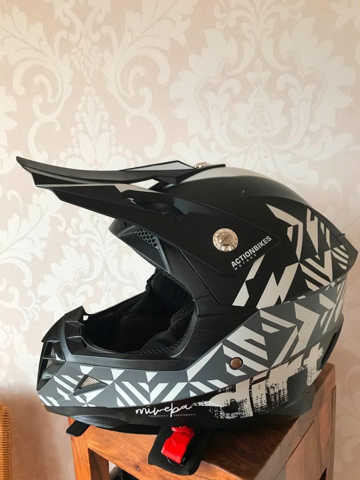 Actionbikes Fahradhelm Größe 49/50 in Reinfeld